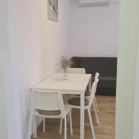 Rubbi - Two Bedroom With Terrace Врси