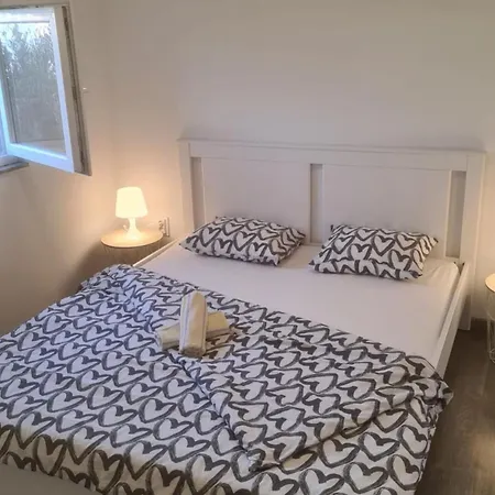 Апартаменты Rubbi - Two Bedroom With Terrace Врси