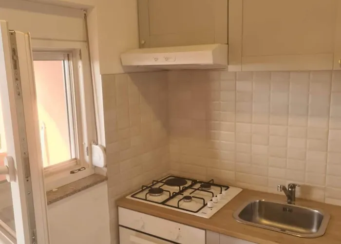 아파트 Rubbi - Two Bedroom With Terrace 브르시